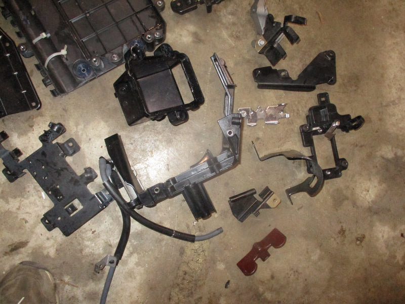 Yamaha 350hp 4 stroke outboard miscellaneous brackets
