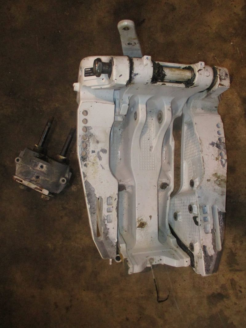 Yamaha 350hp 4 stroke outboard 25" swivel bracket