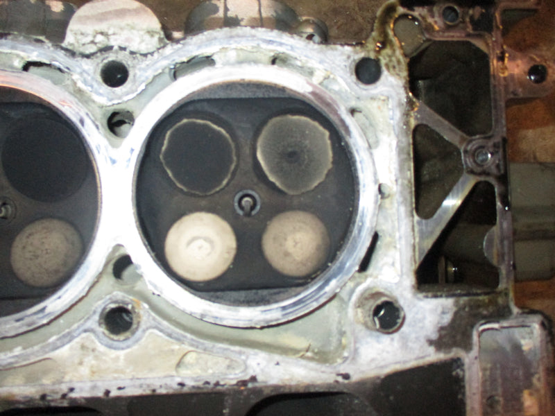 Suzuki DF225 225hp outboard starboard cylinder head (11101-93J01)