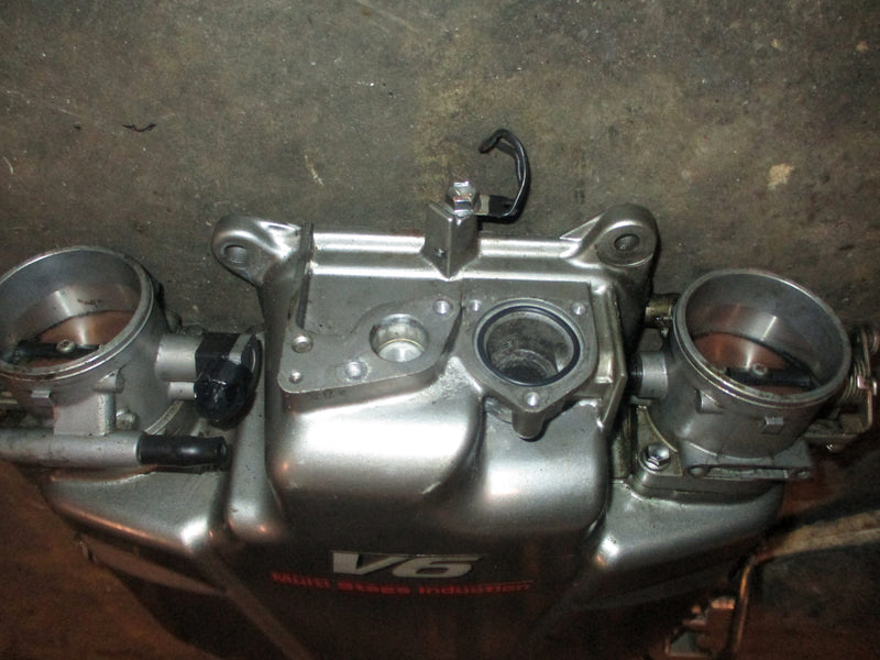 Suzuki DF225 225hp outboard intake collector cover (13140-93J02)