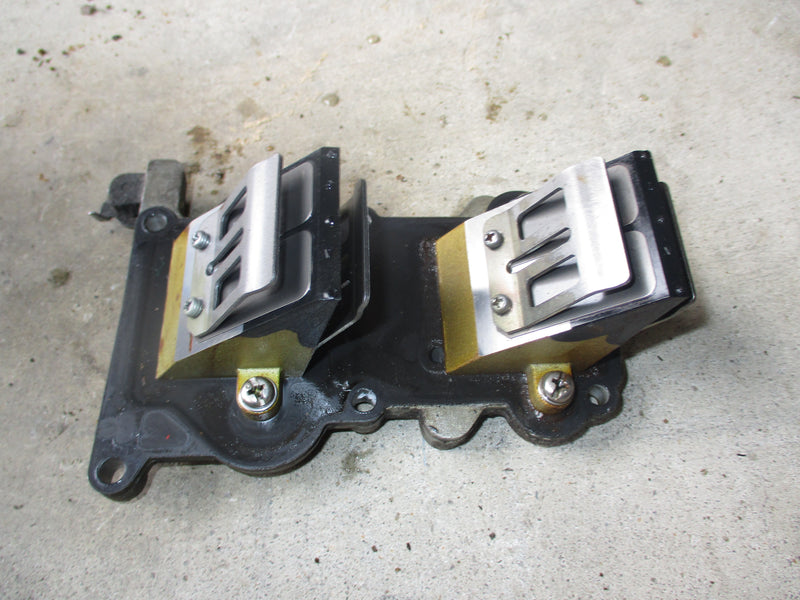 Yamaha 25hp 2 stroke outboard intake manifold with reeds (6L2-13641-00-94)