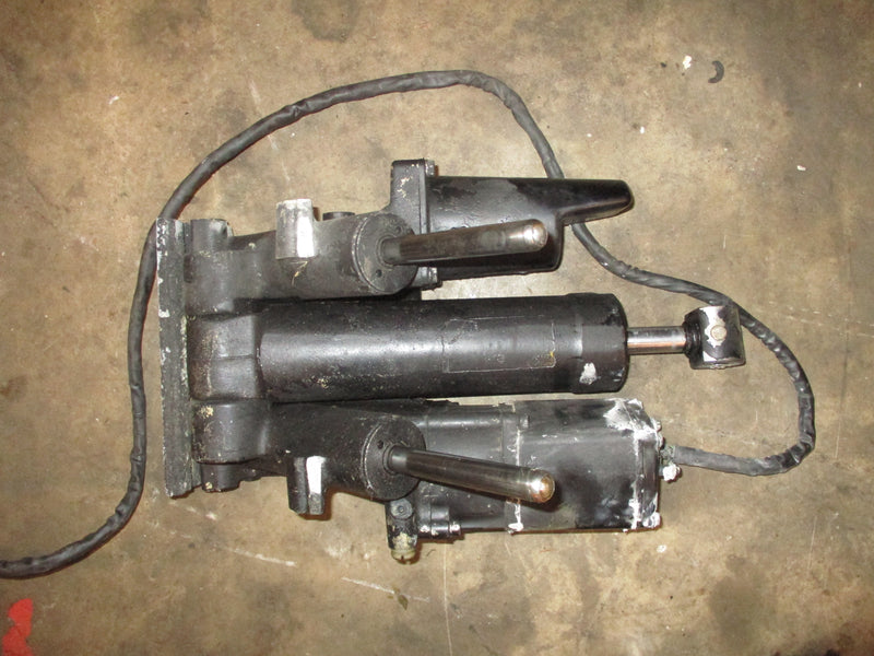 Mercury 225hp 3.0L 2 stroke outboard tilt trim unit