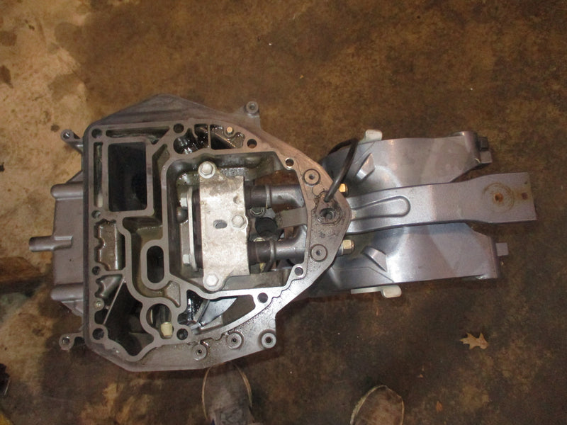 Yamaha 115hp 4 stroke outboard 25" mid section