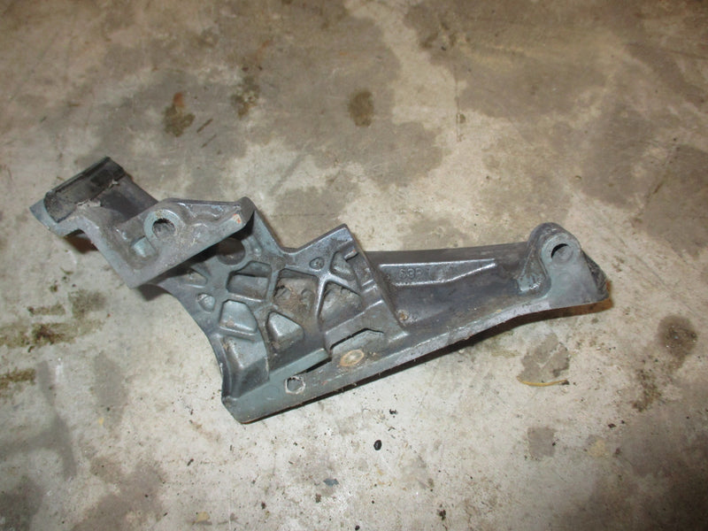 Yamaha 150hp 4 stroke outboard rigging grommet holder (63P-82738-00-8D)