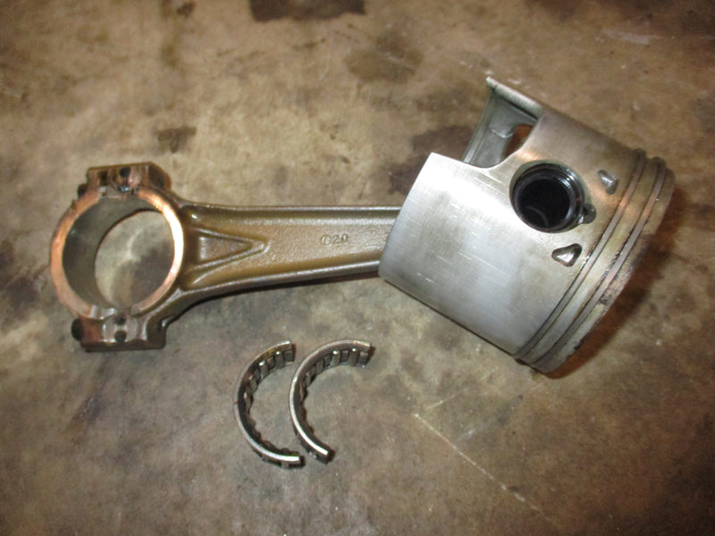 Evinrude Ocean Pro 200hp outboard port piston and rod (436860)