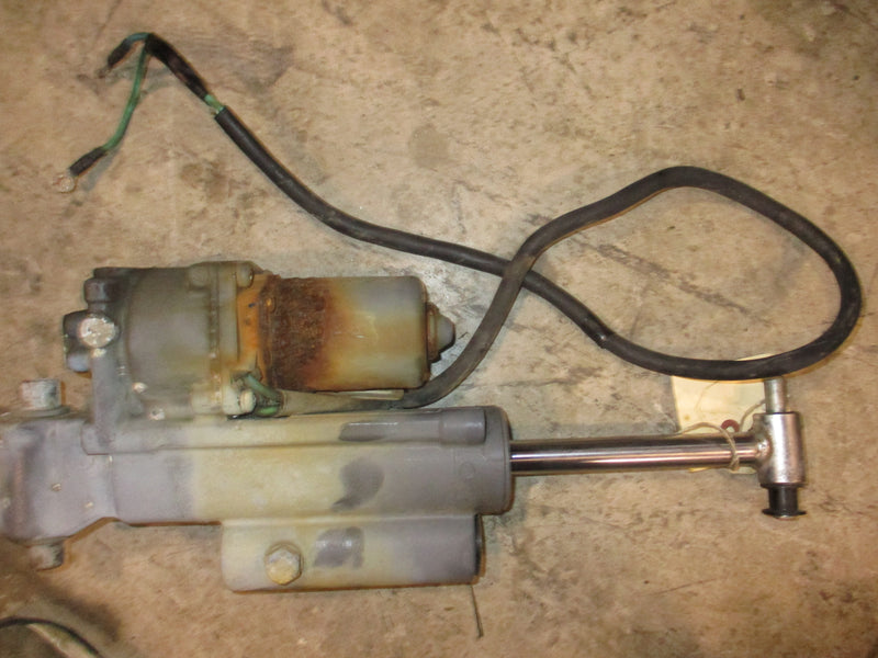 Suzuki DF40 40hp outboard tilt trim unit