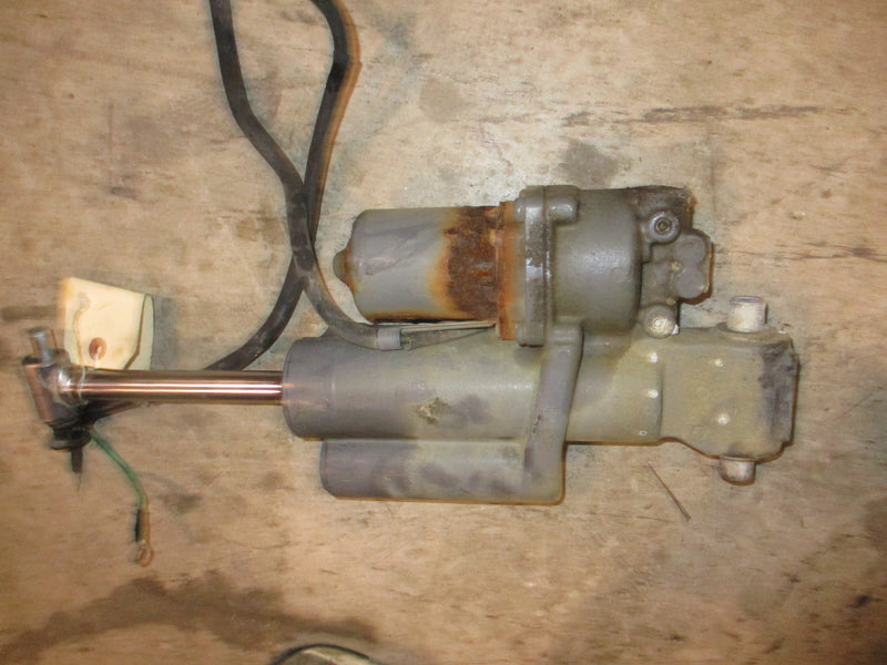 Suzuki DF40 40hp outboard tilt trim unit