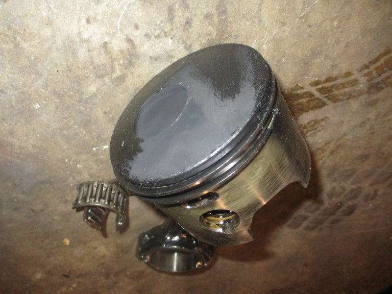 Evinrude Ficht 115hp outboard starboard piston and rod (5001295)