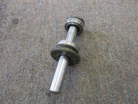 Load image into Gallery viewer, Suzuki DF150 150hp outboard assist ram with cap (48601-94900)
