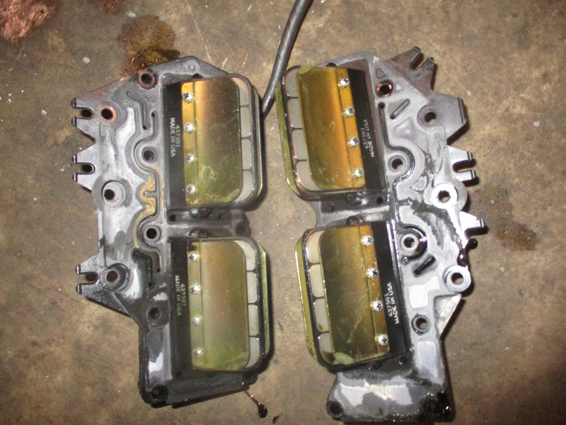 Evinrude Ficht 115hp outboard intake manifold with reed (437591)