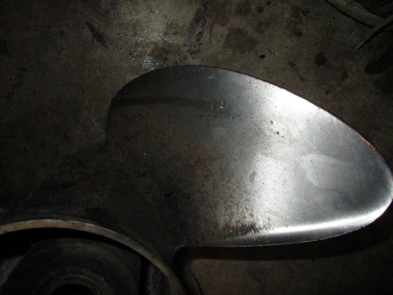 Evinrude ETEC 225hp outboard SST stainless steel counter rotation propeller