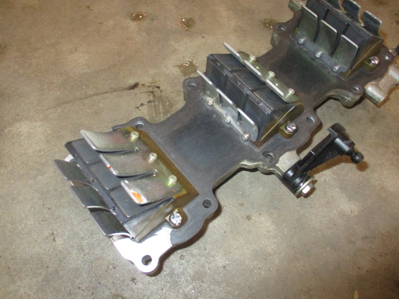Yamaha 85hp 2 stroke outboard intake manifold with reeds (688-13610-00)