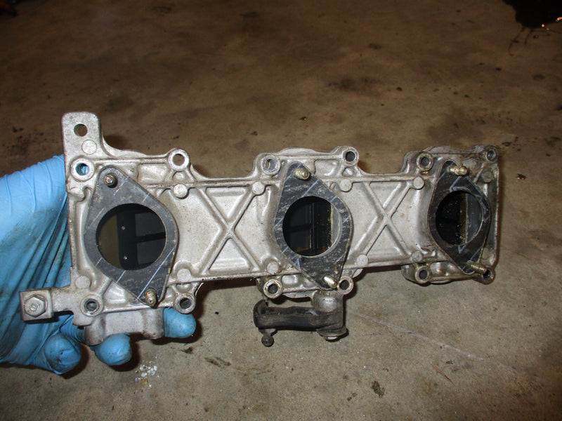 Yamaha 85hp 2 stroke outboard intake manifold with reeds (688-13610-80)