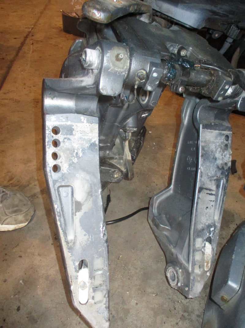 Yamaha VMAX HPDI 200hp outboard 20" shaft midsection