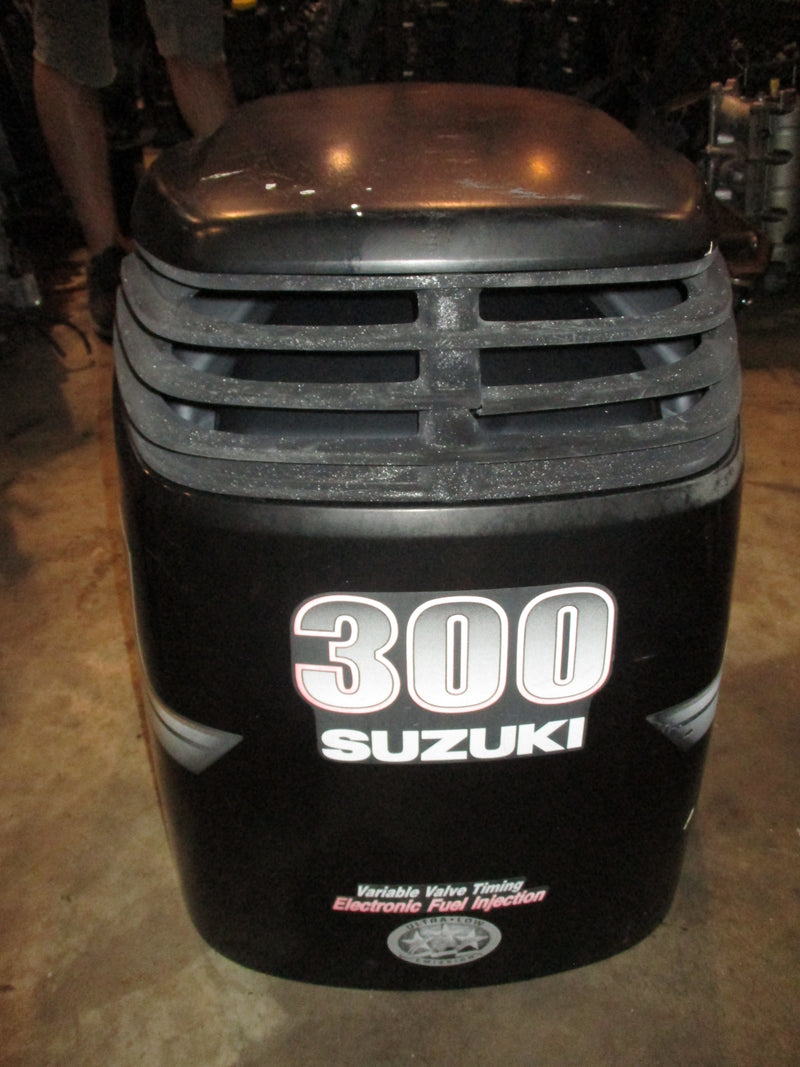 Suzuki DF300 300hp outboard top cowling