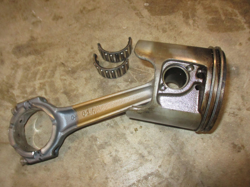 Yamaha 225hp 2 stroke outboard starboard piston and rod (62J-01)