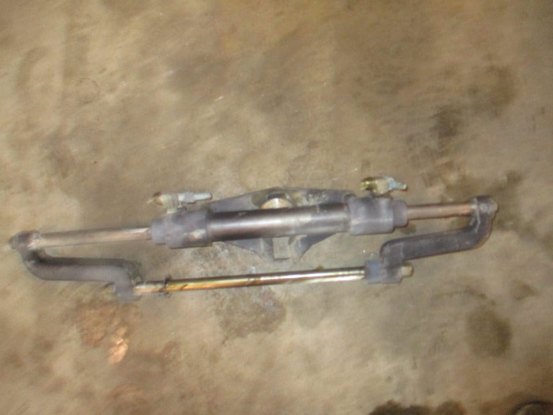 Yamaha 225hp 2 stroke outboard hydraulic steering ram