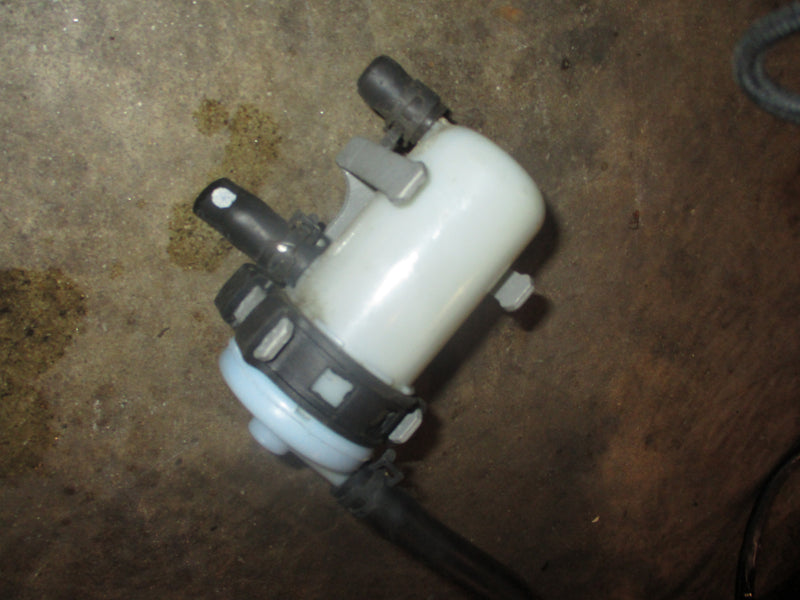 Suzuki DF150 150hp outboard fuel filter (15410-96J00)