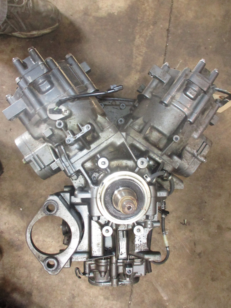 Suzuki DT100 outboard crankcase powerhead