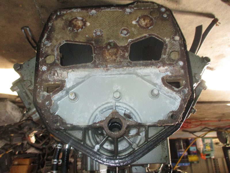 Suzuki DT100 outboard crankcase powerhead