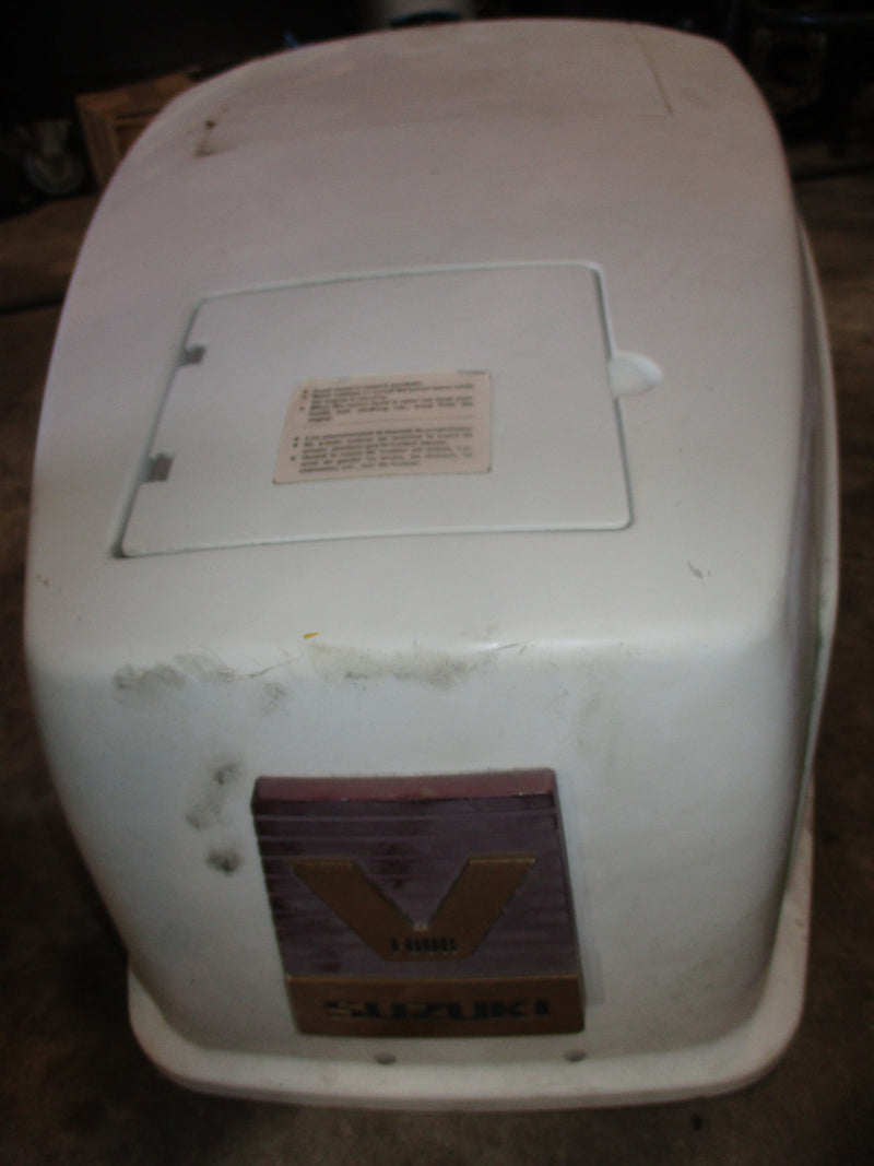 Suzuki DT90 outboard top cowling