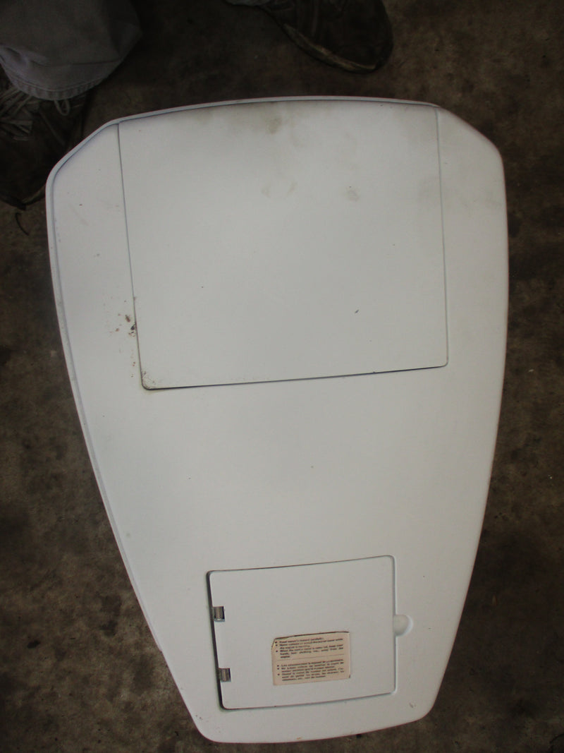 Suzuki DT90 outboard top cowling