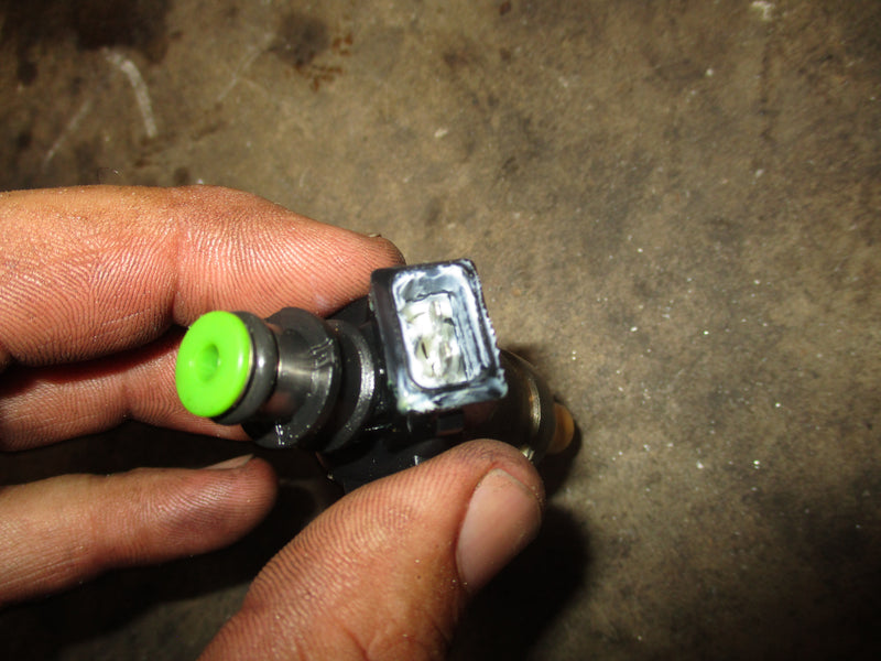 Yamaha OX66 200hp outboard fuel injector (65L-13761-00-00)