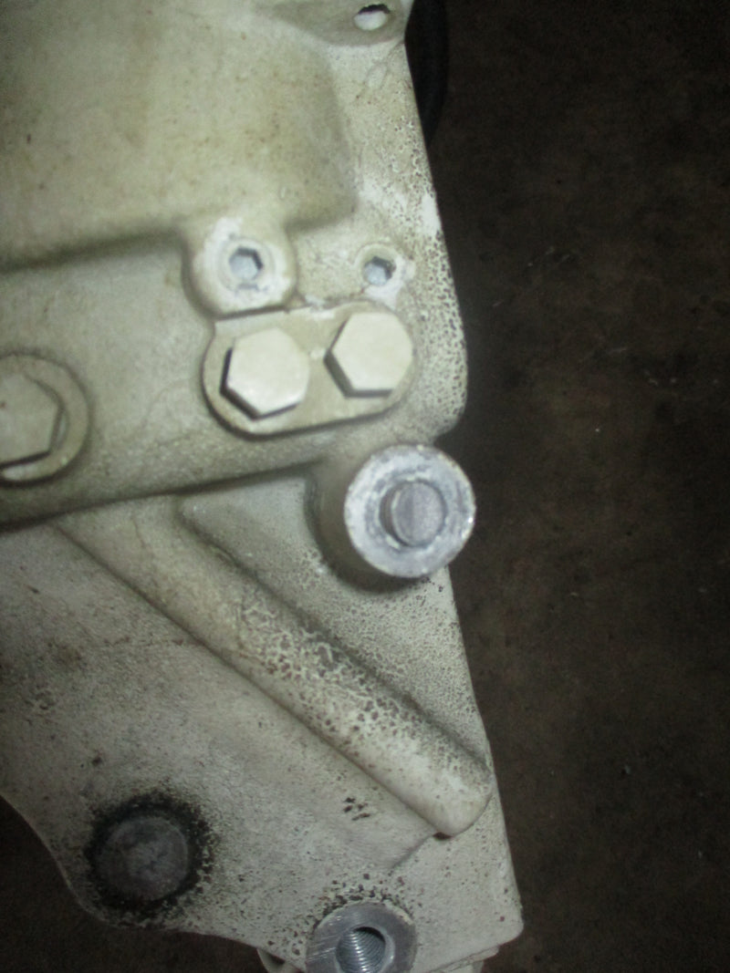 Suzuki DT90 outboard tilt trim unit