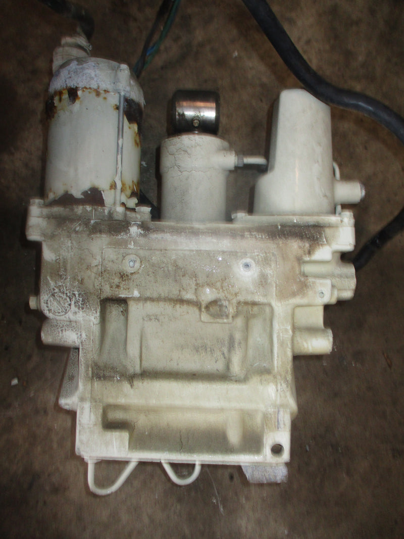 Suzuki DT90 outboard tilt trim unit