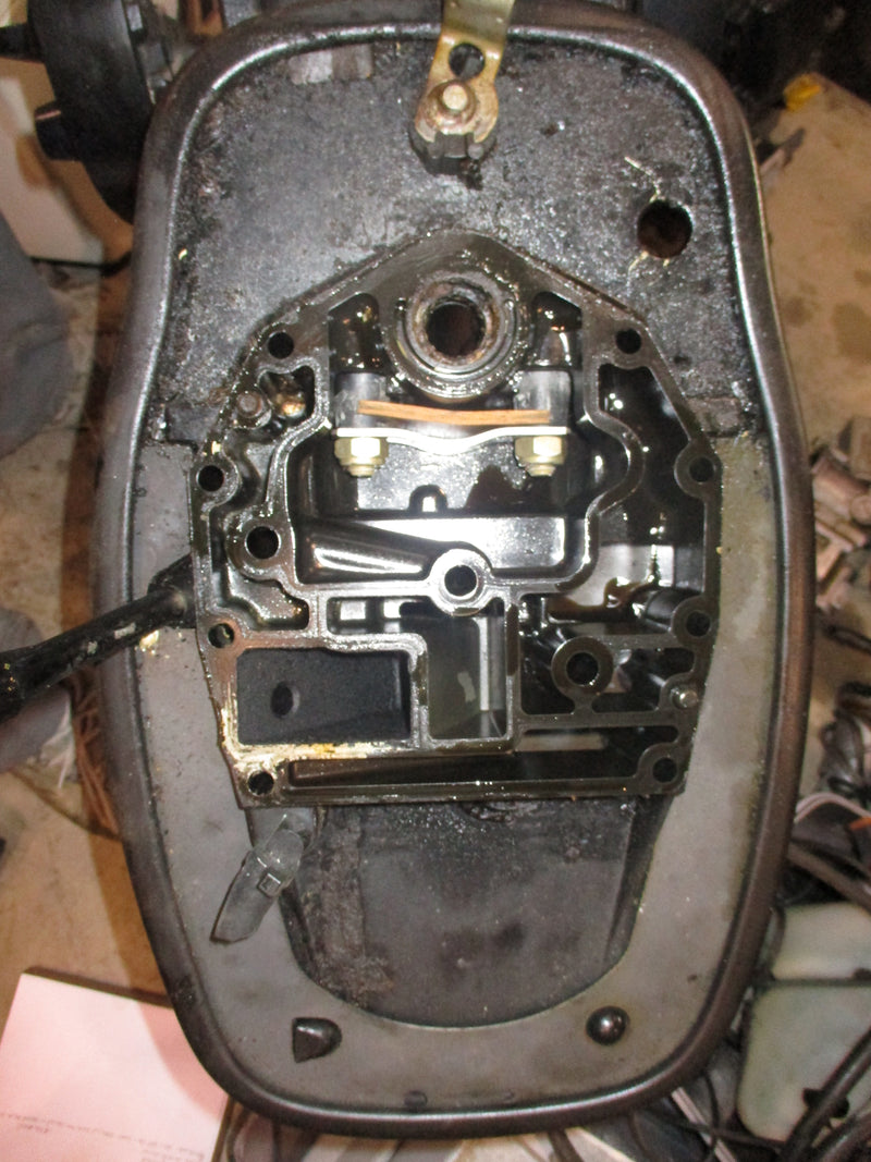 Mercury 50hp 4 stroke outboard 20" shaft midsection