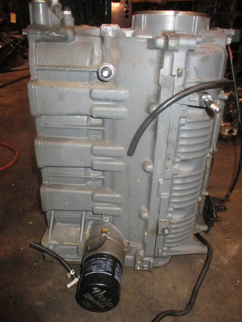 Suzuki DF140 outboard crankcase block