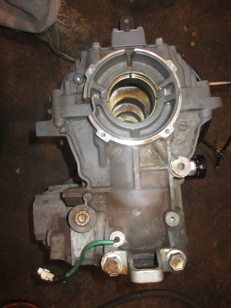 Suzuki DF140 outboard crankcase block