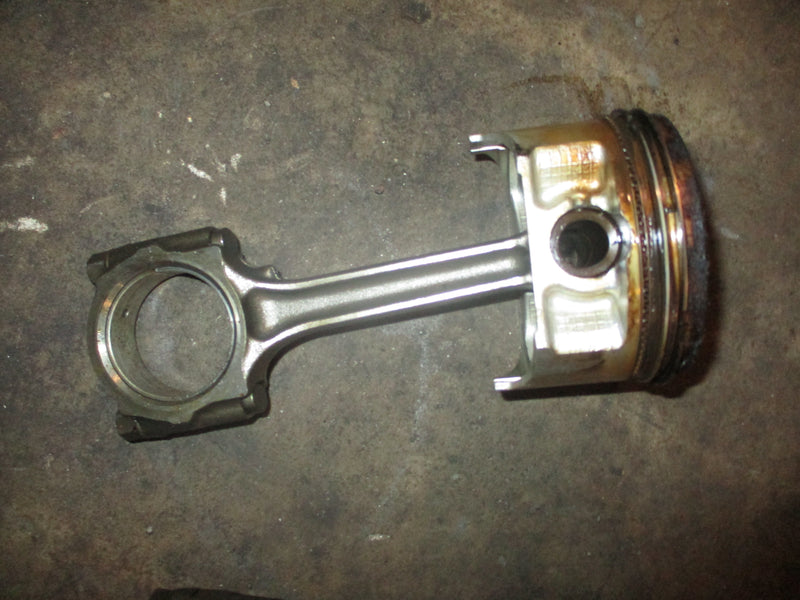 Suzuki DF140 outboard piston and rod (12111-92500)
