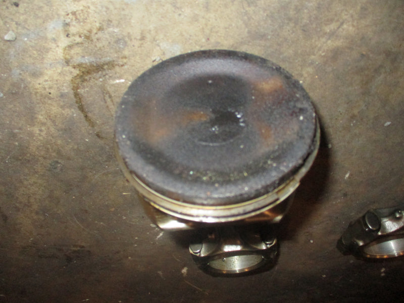 Suzuki DF140 outboard piston and rod (12111-92500)