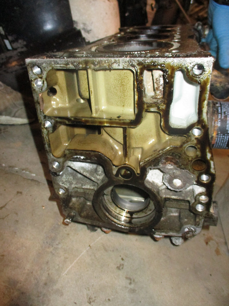 Suzuki DF60 60hp outboard crankcase block (11300-99E05-019)