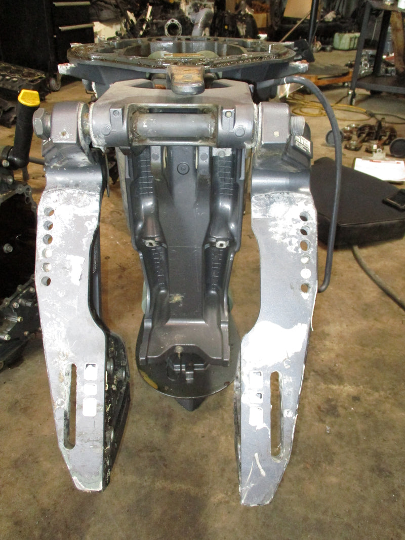 Yamaha 350hp 4 stroke outboard 25" shaft midsection