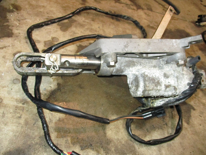 Yamaha 350hp 4 stroke outboard shift actuator (6AW-4820A-10-00)