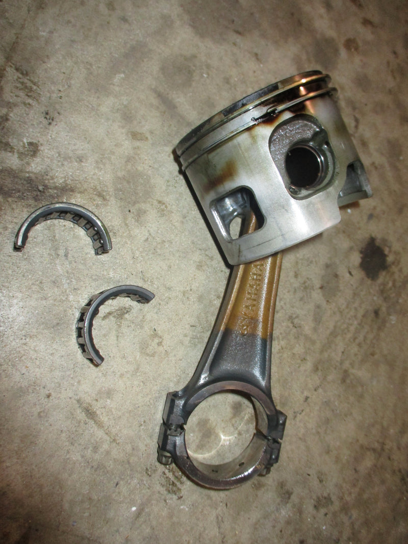 Yamaha 150hp 2 stroke outboard starboard piston and rod (64D-01)