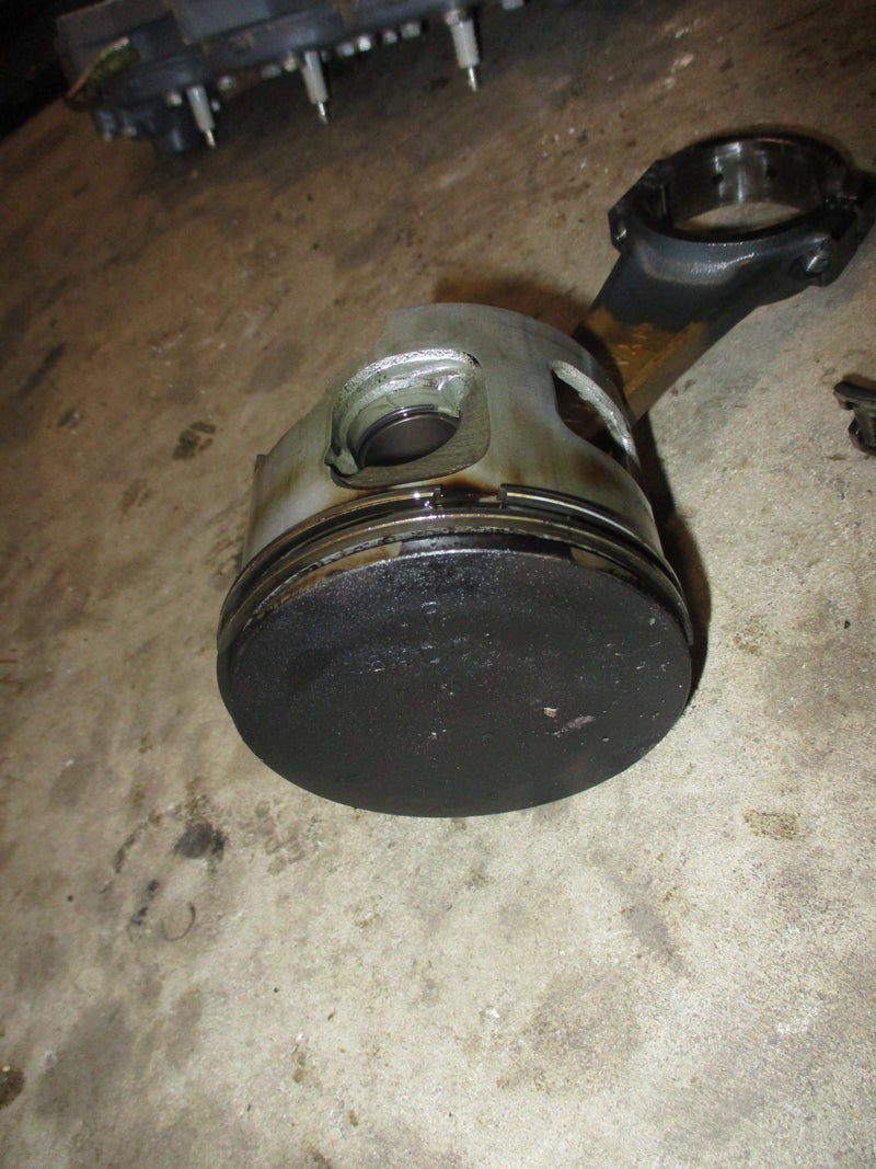 Yamaha 150hp 2 stroke outboard starboard piston and rod (64D-01)