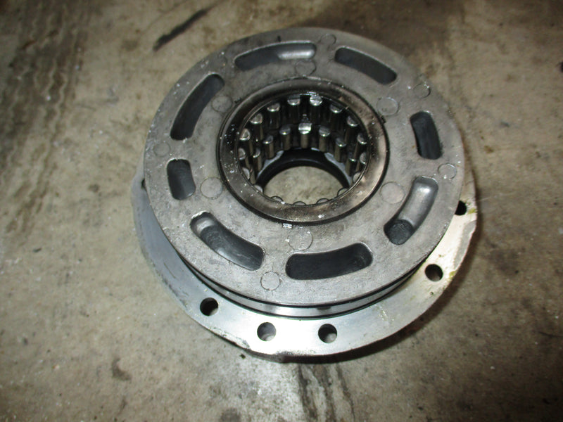 Yamaha 175hp 2 stroke outboard crankshaft bearing carrier (6R3-15163-00-94)