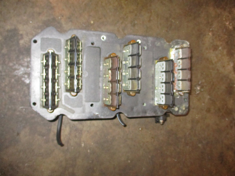 Mercury 200hp 2 stroke outboard intake manifold with reeds (828275-C)