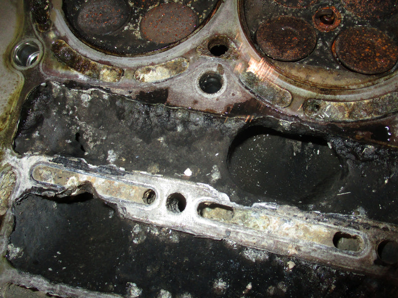 Suzuki DF90 90hp outboard cylinder head