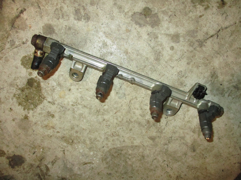 Suzuki DF70 70hp outboard fuel rail and injector set (15751-99E00)