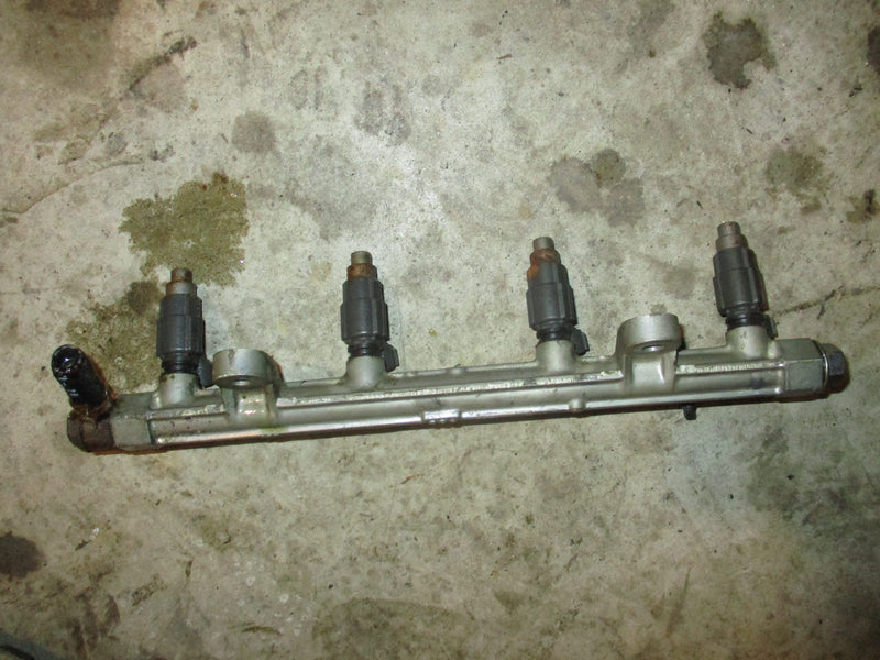 Suzuki DF70 70hp outboard fuel rail and injector set (15751-99E00)