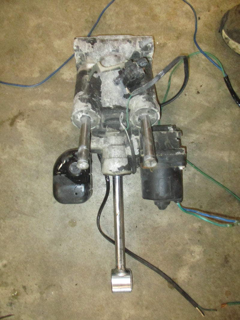 Evinrude Ocean Pro 200hp 2 stroke outboard tilt trim unit