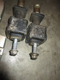 Load image into Gallery viewer, Honda BF135A 135hp 4 stroke outboard lower motor mount set
