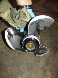 Load image into Gallery viewer, Yamaha  25hp outboard solas aluminum propeller (321109911)
