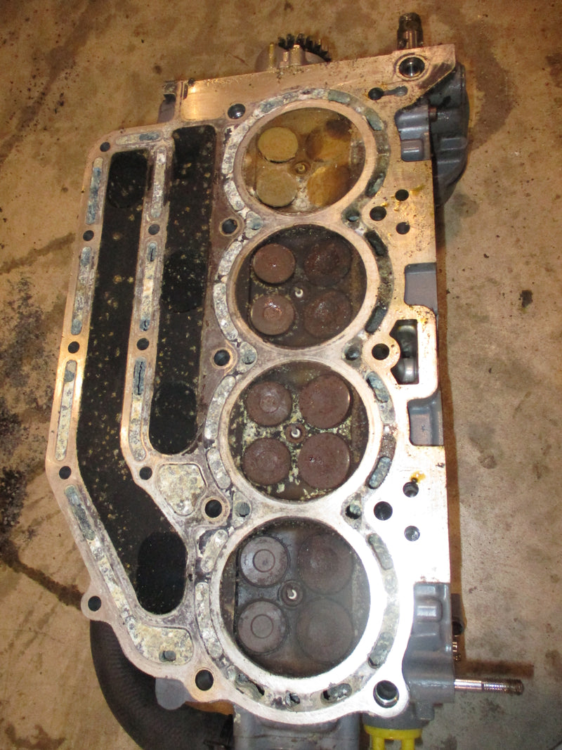 Johnson/Suzuki 115hp outboard cylinder head
