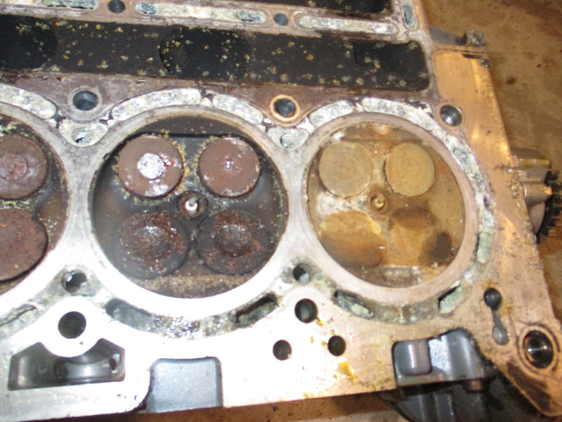Johnson/Suzuki 115hp outboard cylinder head