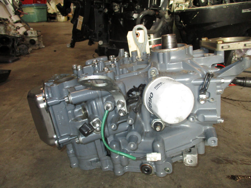 Suzuki DF25 25hp 4 stoke outboard crankcase powerhead